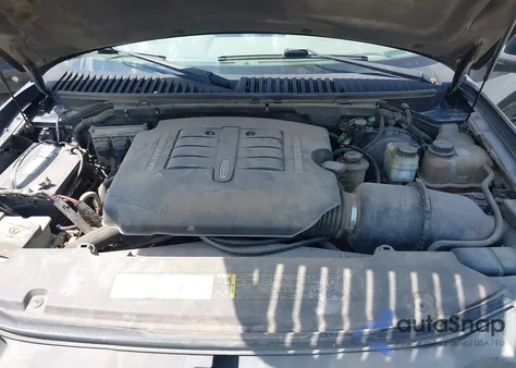 2004 Lincoln Navigator z USA, uszkodzony, nr VIN 5LMFU28RX4LJ31799